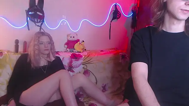 Snapshot of Your_Horny_Friends chatting on March 15, 2025, 5:26 pm Your Horny Friends online show from March 15, 2025, 5:26 pm