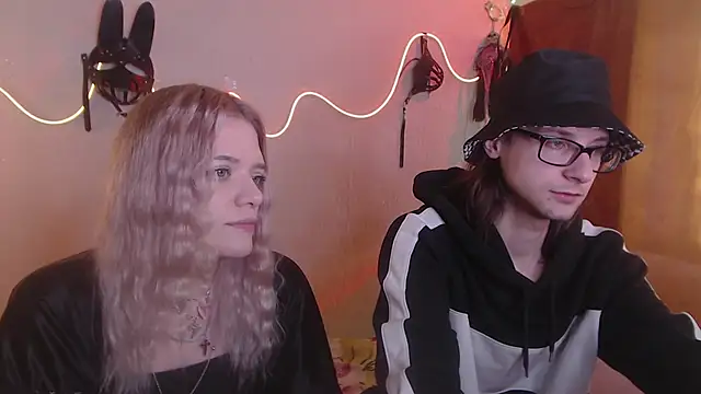 Snapshot of Your_Horny_Friends chatting on March 20, 2025, 8:20 am Your Horny Friends online show from March 20, 2025, 8:20 am