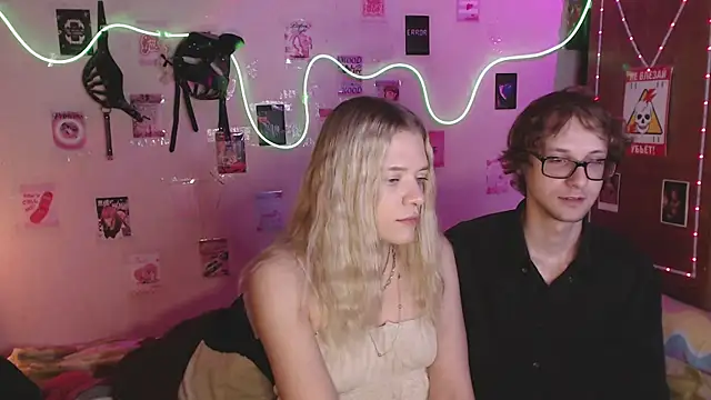 Snapshot of Your_Horny_Friends chatting on October 12, 2025, 4:39 pm Your Horny Friends online show from October 12, 2025, 4:39 pm