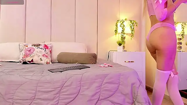 Snapshot of princesssammy2 chatting on October 17, 2025, 12:01 am princesssammy2 online show from October 17, 2025, 12:01 am