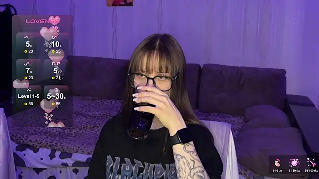 Snapshot of Romanhavesweetydick777 chatting on November 17, 2025, 5:52 pm Romanhavesweetydick777 online show from November 17, 2025, 5:52 pm