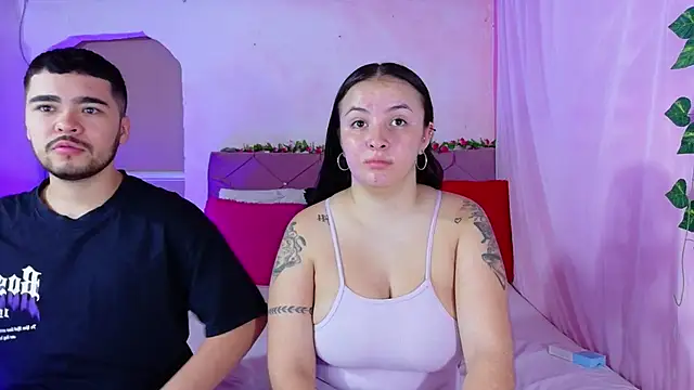 Snapshot of _mia_and_mike_ chatting on October 10, 2025, 1:10 pm mia and mike online show from October 10, 2025, 1:10 pm