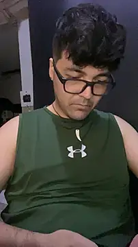 Freakydrag online show from November 18, 2025, 4:06 am