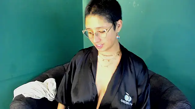 Snapshot of Elaine87_ chatting on October 14, 2025, 8:15 am Elaine87 online show from October 14, 2025, 8:15 am