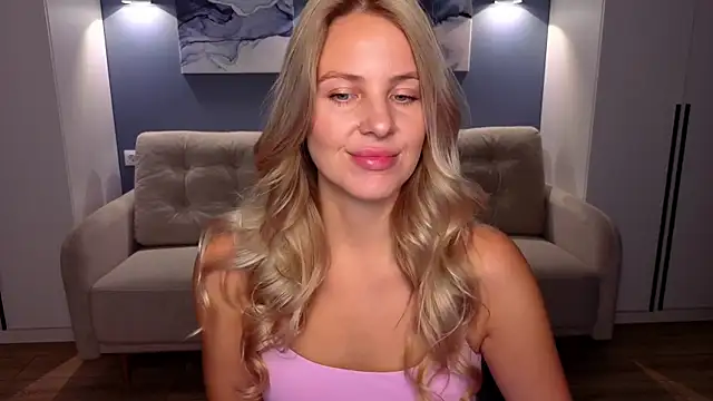 Snapshot of MelanieBennett chatting on October 3, 2025, 6:10 am MelanieBennett online show from October 3, 2025, 6:10 am