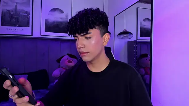 Niick Twink online show from October 22, 2025, 7:35 pm