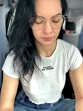 Snapshot of MeekyRich chatting on October 5, 2025, 6:23 am MeekyRich online show from October 5, 2025, 6:23 am