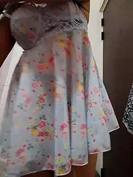 Snapshot of RoseLiveSL chatting on October 15, 2025, 5:02 pm RoseLiveSL online show from October 15, 2025, 5:02 pm