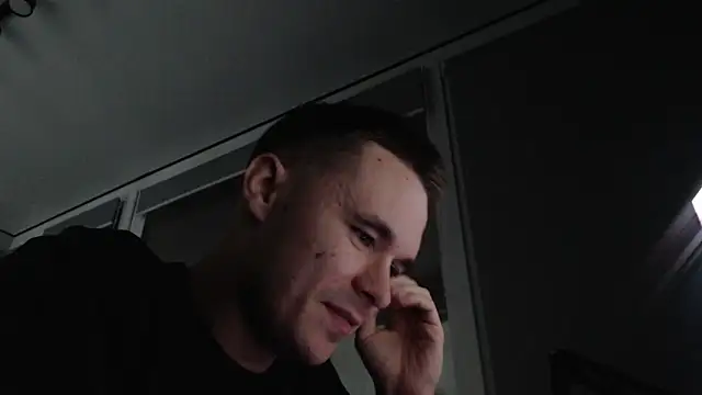 FreddyBredi online show from October 24, 2025, 1:51 pm