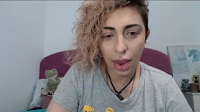 Snapshot of AAARUNY chatting on September 23, 2025, 12:30 pm AAARUNY online show from September 23, 2025, 12:30 pm