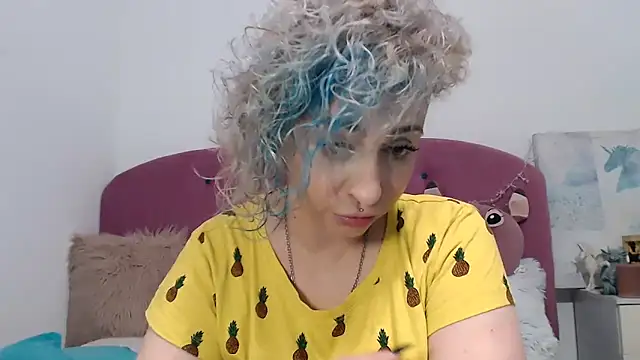 Snapshot of AAARUNY chatting on October 14, 2025, 1:56 pm AAARUNY online show from October 14, 2025, 1:56 pm