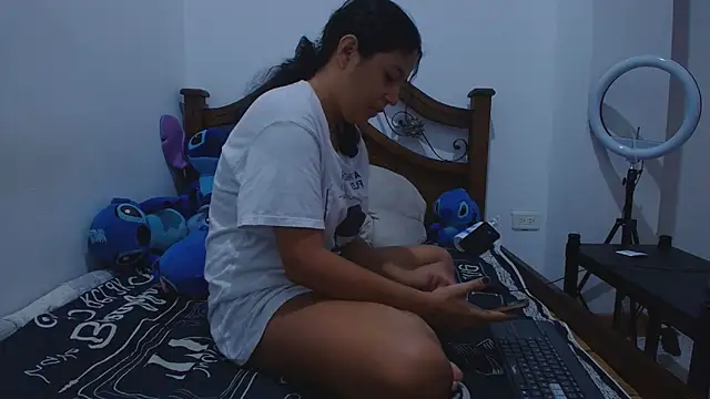 Snapshot of Aria_Arthur chatting on September 30, 2025, 12:21 pm Aria Arthur online show from September 30, 2025, 12:21 pm