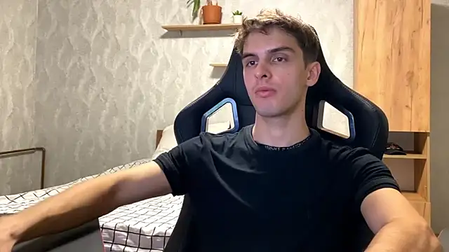 Snapshot of elliot_scott chatting on September 23, 2025, 1:47 pm elliot scott online show from September 23, 2025, 1:47 pm