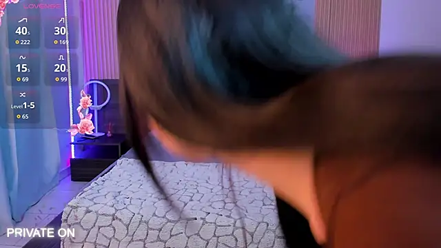 Snapshot of samanthaa_moon chatting on September 12, 2025, 5:57 pm samanthaa moon online show from September 12, 2025, 5:57 pm