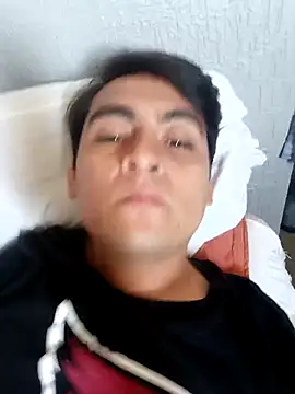 Snapshot of Ravenvodka chatting on September 23, 2025, 4:54 pm Ravenvodka online show from September 23, 2025, 4:54 pm