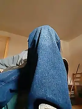 Snapshot of skateboy78 chatting on February 2, 2025, 10:57 am skateboy78 online show from February 2, 2025, 10:57 am