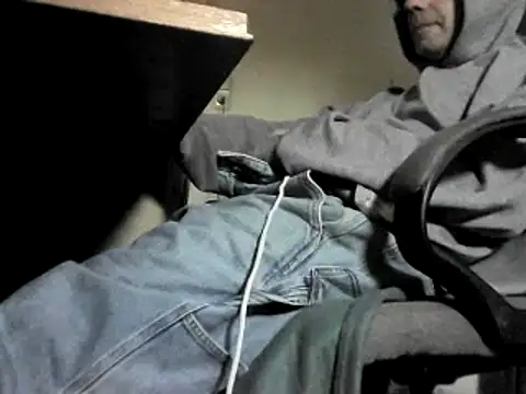 Snapshot of skateboy78 chatting on March 13, 2025, 10:57 am skateboy78 online show from March 13, 2025, 10:57 am