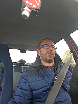 Thomas043 online show from October 28, 2025, 1:47 pm