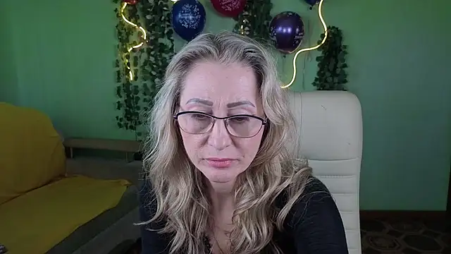 Snapshot of Habibi_Honeyy chatting on September 10, 2025, 12:05 pm Habibi Honeyy online show from September 10, 2025, 12:05 pm