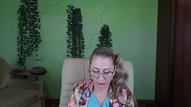 Snapshot of Habibi_Honeyy chatting on October 18, 2025, 11:11 am Habibi Honeyy online show from October 18, 2025, 11:11 am
