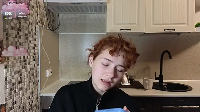 Snapshot of jelly_cherry chatting on October 16, 2025, 8:32 pm jelly cherry online show from October 16, 2025, 8:32 pm