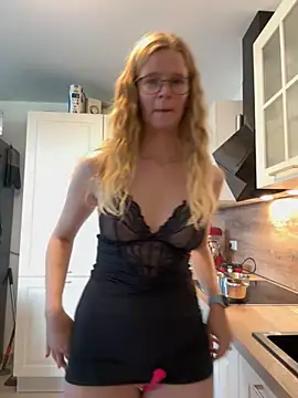 Snapshot of Bikergirl_97 chatting on September 30, 2025, 11:37 am Bikergirl 97 online show from September 30, 2025, 11:37 am