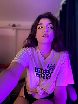 Snapshot of ScarletBloom_ chatting on September 29, 2025, 11:59 am ScarletBloom online show from September 29, 2025, 11:59 am