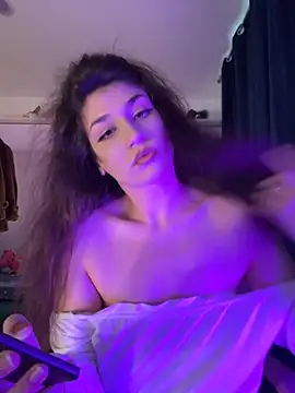 Snapshot of ScarletBloom_ chatting on October 2, 2025, 12:34 pm ScarletBloom online show from October 2, 2025, 12:34 pm