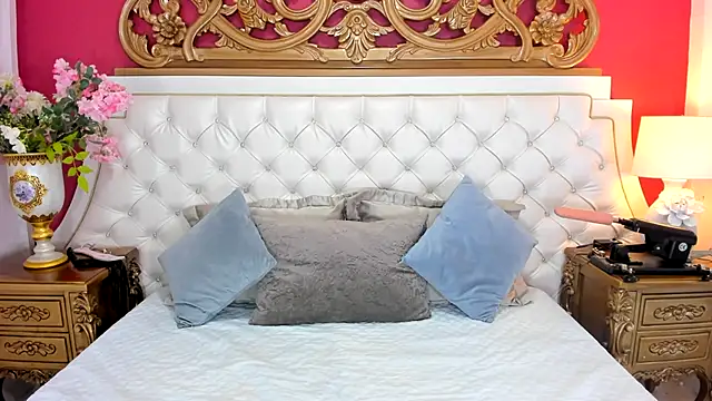 Snapshot of BeckySalas chatting on October 3, 2025, 7:33 pm BeckySalas online show from October 3, 2025, 7:33 pm