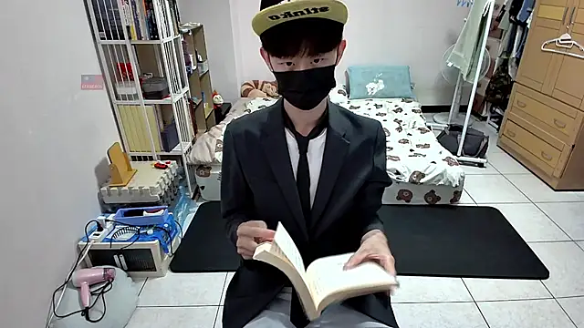 Snapshot of Kerberos_999 chatting on October 1, 2025, 1:39 pm Kerberos 999 online show from October 1, 2025, 1:39 pm