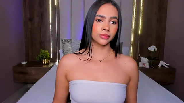Snapshot of LucySalvatore_ chatting on September 28, 2025, 1:22 am LucySalvatore  online show from September 28, 2025, 1:22 am