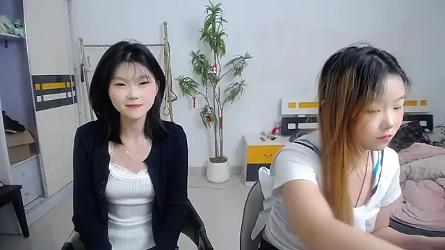 Babygirls523 online show from September 25, 2025, 11:03 am