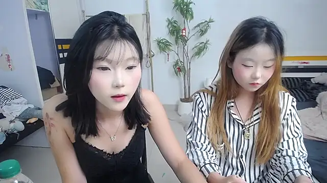 Babygirls523 online show from September 27, 2025, 4:45 pm
