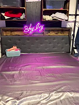 Snapshot of Shy_Ivy chatting on September 18, 2025, 8:11 pm Shy Ivy online show from September 18, 2025, 8:11 pm