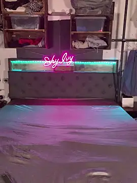 Snapshot of Shy_Ivy chatting on October 15, 2025, 9:37 pm Shy Ivy online show from October 15, 2025, 9:37 pm