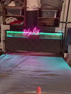 Snapshot of Shy_Ivy chatting on October 21, 2025, 7:47 pm Shy Ivy online show from October 21, 2025, 7:47 pm