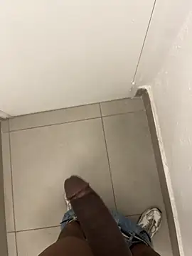 Snapshot of kamo012000 chatting on September 25, 2025, 12:42 pm kamo012000 online show from September 25, 2025, 12:42 pm