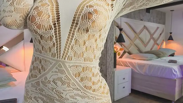 Snapshot of Saara_evans_ chatting on October 3, 2025, 7:33 pm Saara evans online show from October 3, 2025, 7:33 pm