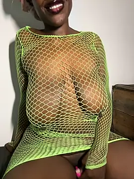 Snapshot of bustyblackebony chatting on October 2, 2025, 7:43 pm bustyblackebony online show from October 2, 2025, 7:43 pm