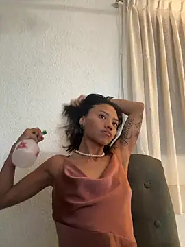 Snapshot of Nia_Desire chatting on September 18, 2025, 6:59 am Nia Desire online show from September 18, 2025, 6:59 am