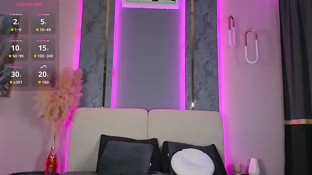 Snapshot of lunamuna1 chatting on October 21, 2025, 11:22 am lunamuna1 online show from October 21, 2025, 11:22 am