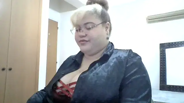 GoddessMocha online show from September 25, 2025, 1:04 pm