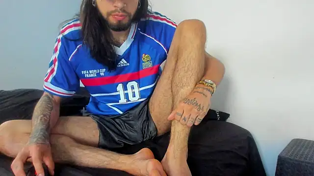 Snapshot of Theferxxo_12 chatting on September 23, 2025, 10:46 pm Theferxxo 12 online show from September 23, 2025, 10:46 pm