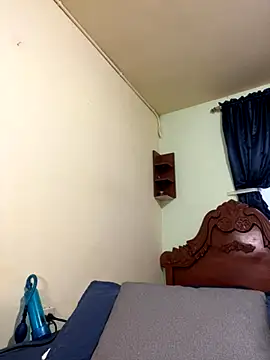 Snapshot of MaxDell chatting on September 20, 2025, 10:33 pm MaxDell online show from September 20, 2025, 10:33 pm