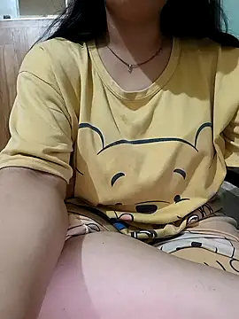 Snapshot of roshni_agrawal0 chatting on September 9, 2025, 8:25 am roshni agrawal0 online show from September 9, 2025, 8:25 am
