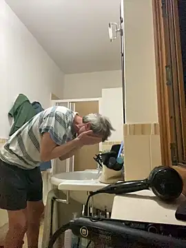 Snapshot of sasatimido chatting on September 9, 2025, 4:12 am sasatimido online show from September 9, 2025, 4:12 am