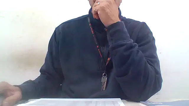 Snapshot of sasatimido chatting on October 6, 2025, 9:29 am sasatimido online show from October 6, 2025, 9:29 am