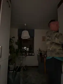 Snapshot of SwingWingWomanSweden chatting on September 9, 2025, 8:52 pm SwingWingWomanSweden online show from September 9, 2025, 8:52 pm