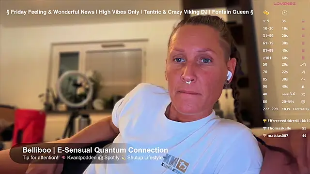 Snapshot of SwingWingWomanSweden chatting on September 13, 2025, 9:03 pm SwingWingWomanSweden online show from September 13, 2025, 9:03 pm