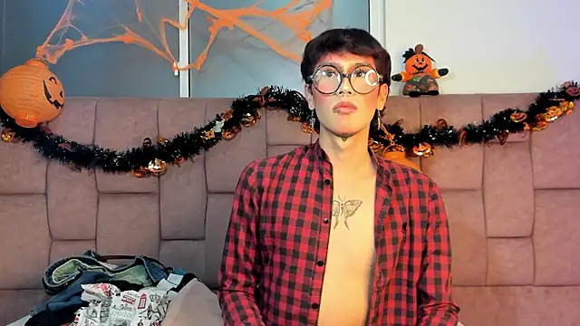 Snapshot of Soro_Lovelyboy chatting on October 1, 2025, 4:07 am Soro Lovelyboy online show from October 1, 2025, 4:07 am